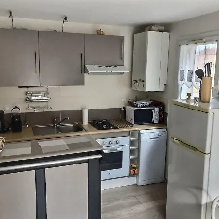 Ferienhaus Beau Pavillon Pour 5-6 Personnes *