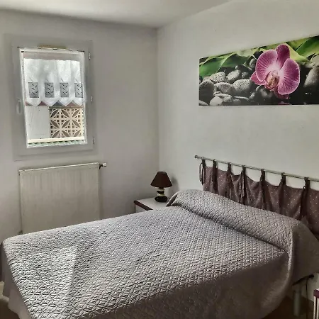 Beau Pavillon Pour 5-6 Personnes *